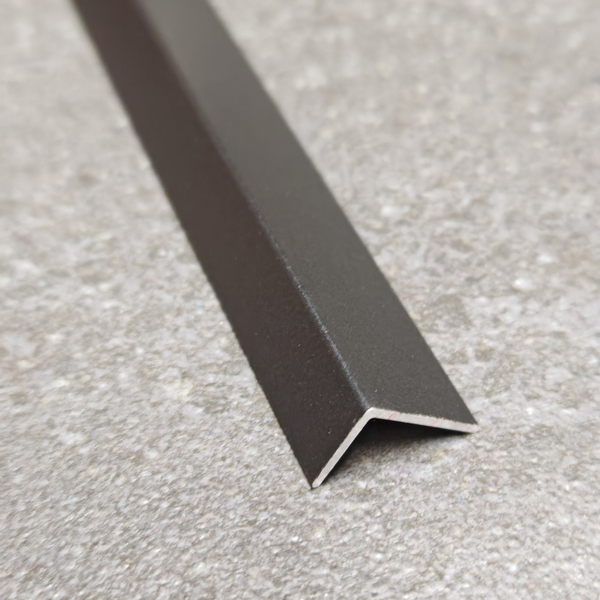Угол 12,5*9мм остр. "DO-4" 2,7м Черный муар полимер. алюм.