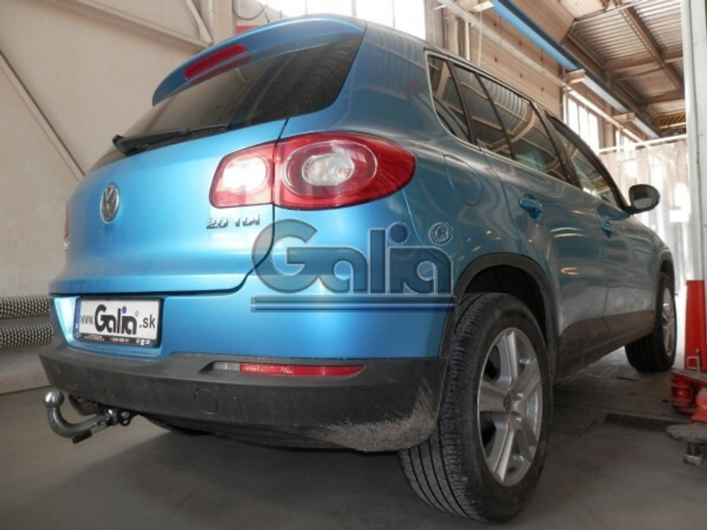 Фаркоп оцинкованный Galia V069C для Volkswagen Tiguan 2007-2016, 2016-, Audi Q3 2011-2018(паспорт и сертификат в комплекте)(без электрики)