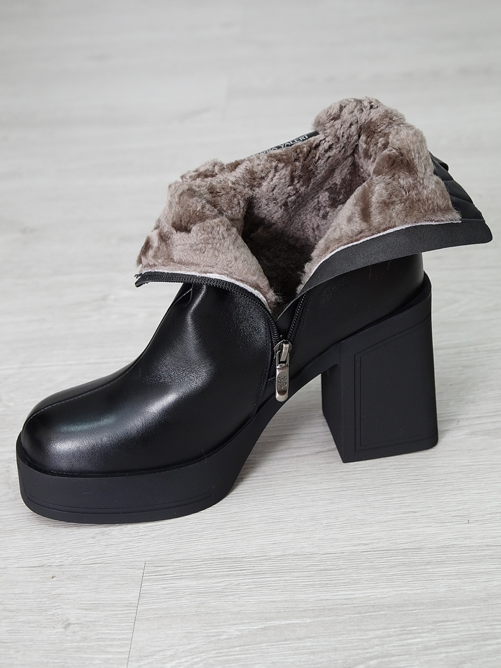 Полусапожки женские зимние