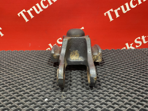 Кронштейн амортизатора переднего