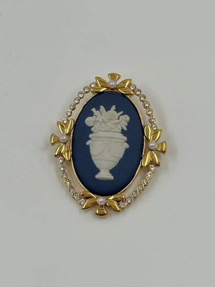 Брошь Wedgwood синяя