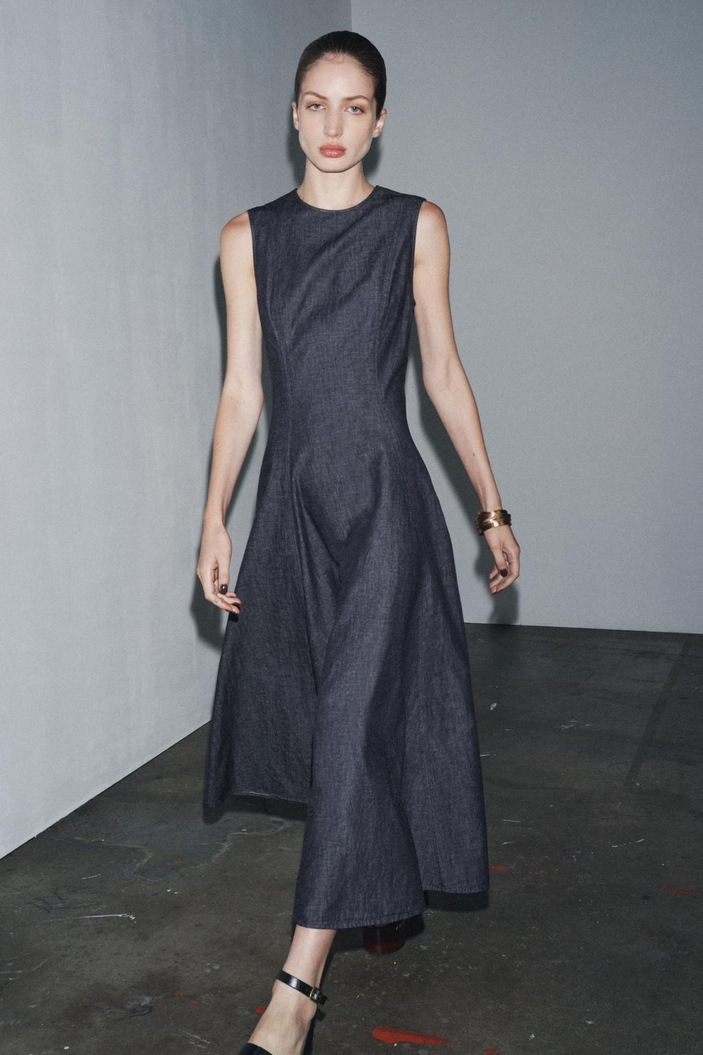 ZARA ДЖИНСОВОЕ ПЛАТЬЕ МИДИ — ZW COLLECTION, ТЕМНЫЙ ИНДИГО