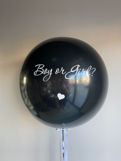 Черный гендерный шар с индивидуальной надписью
