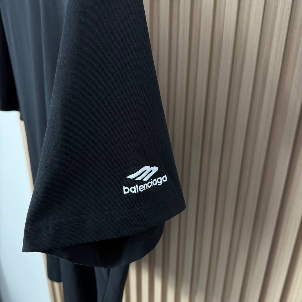 Футболка Balenciaga