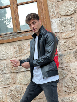 Кожаная куртка