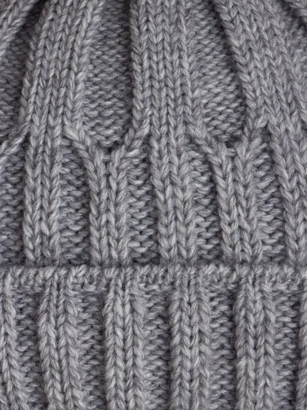 Шапка зимняя для мальчика на завязках и снуд