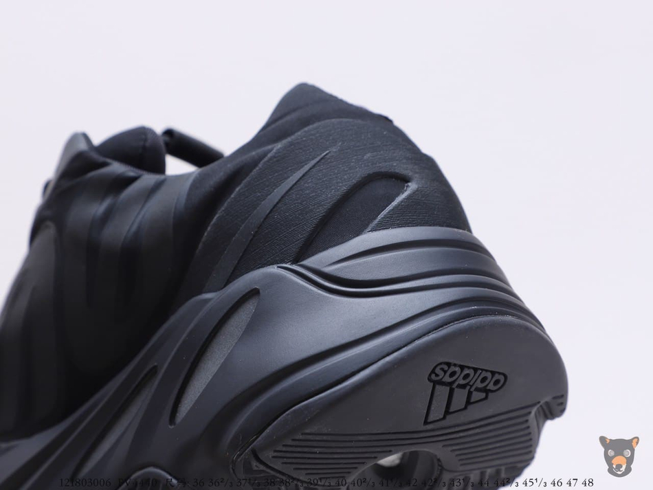 Кроссовки Yeezy Boost 700 MNVN "Triple Black"