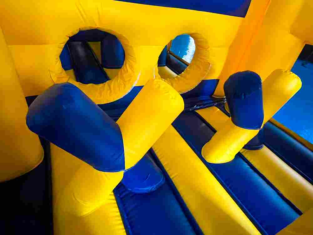 Надувная полоса препятствий “Веселые старты” 20*3,5*4,5 м