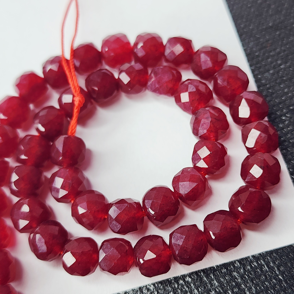 Рубиновый кварц, бусины куб, р-р примерно 6.5мм, красивая огранка