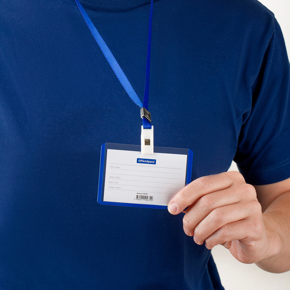 Бейдж горизонтальный OfficeSpace, 67*100мм (размер вставки 55*90мм), школьный синий, с клипом на синей ленте 344582