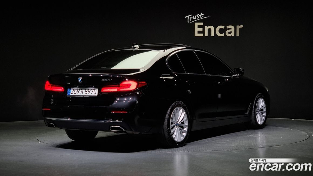 BMW 5 Series (G30) 530i Luxury (12.2021)