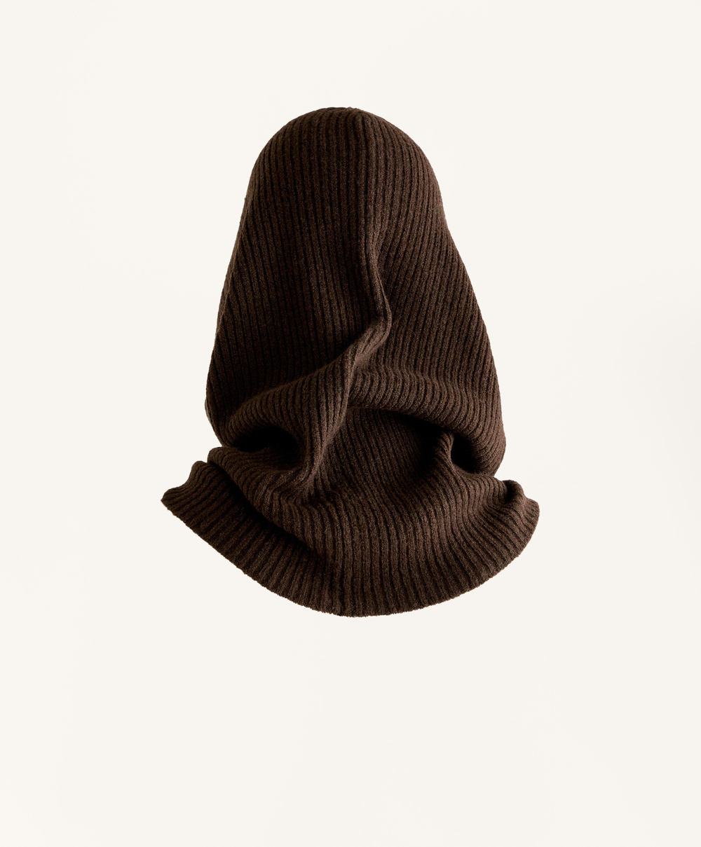 OYSHO Вязаная балаклава в рубчик, коричневый