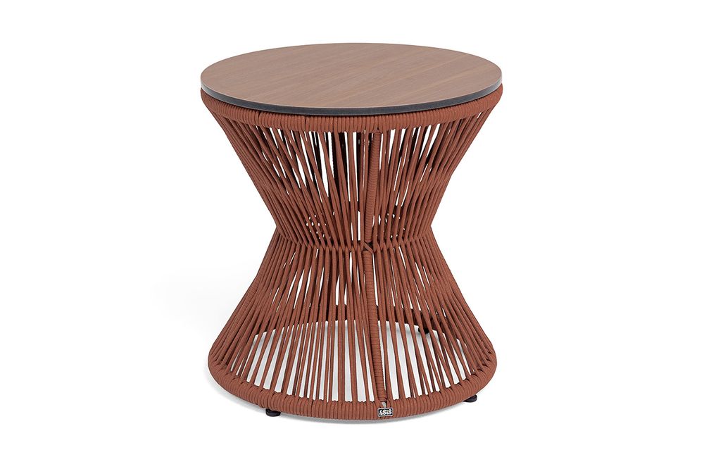 "Мадрид" журнальный стол из HPL круглый Ø50 H55, каркас из алюминия коричневый (RAL8016) муар, цвет "дуб", роуп красный (8372) круглый tex