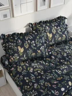 Декоративная наволочка с рюшами, оборками Сказка Сатин "Botany" 50х70 см, 1 шт, без молнии