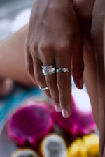 Кольцо «Чинта» с белым цирконом