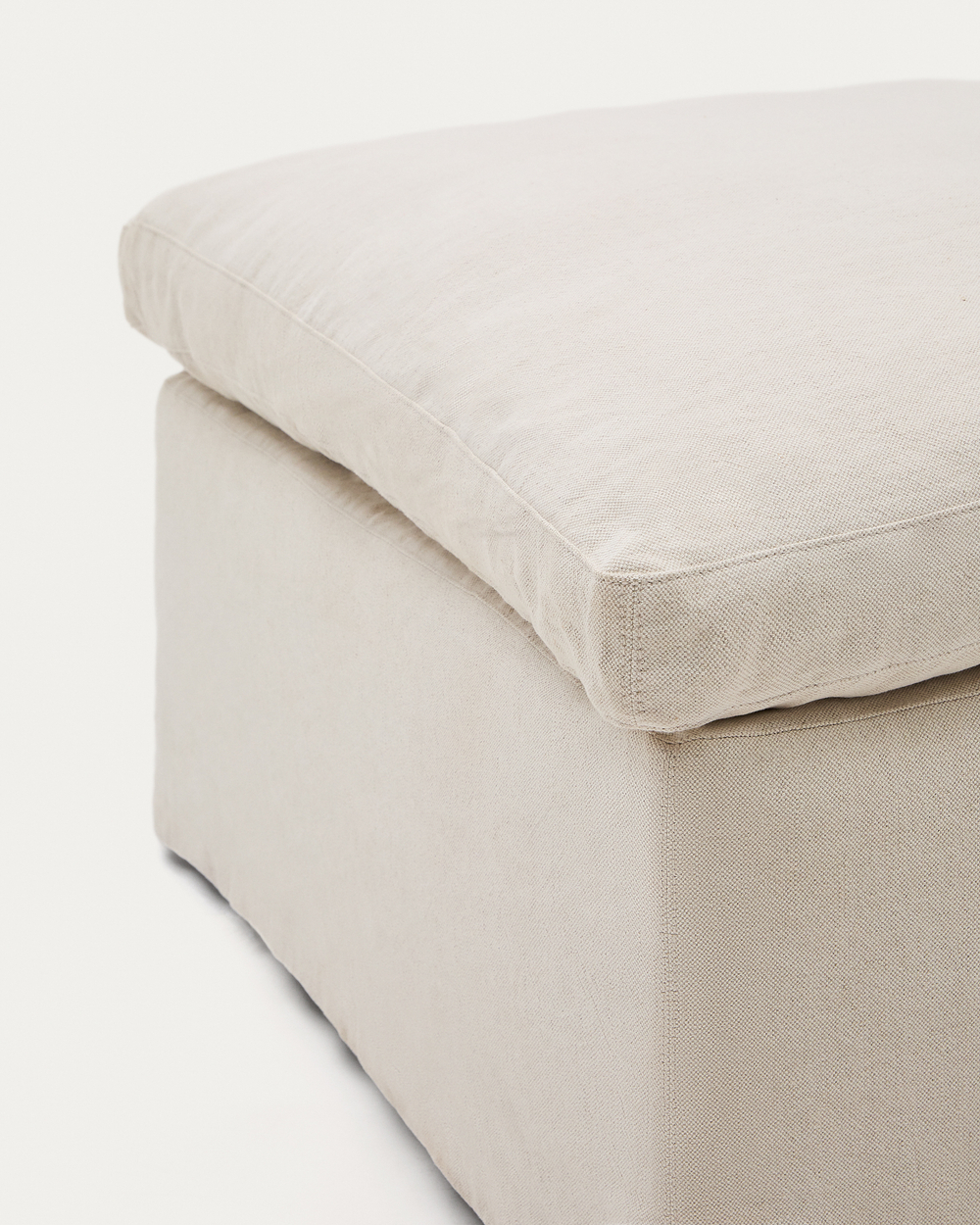 Чехол на подставку для ног Zenira из хлопка и льна бежевого цвета, 90 x 90 см