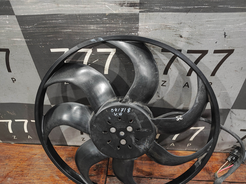 Вентилятор радиатора Volkswagen Tiguan 2 16-нв Б/У Оригинал 5Q0959455BN