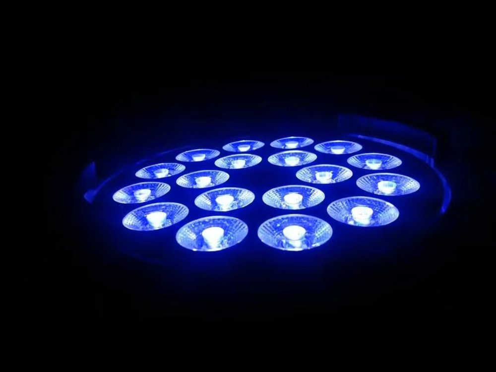 PL-P185B — светодиодный PAR-прожектор 18×15 Вт RGBWA-UV