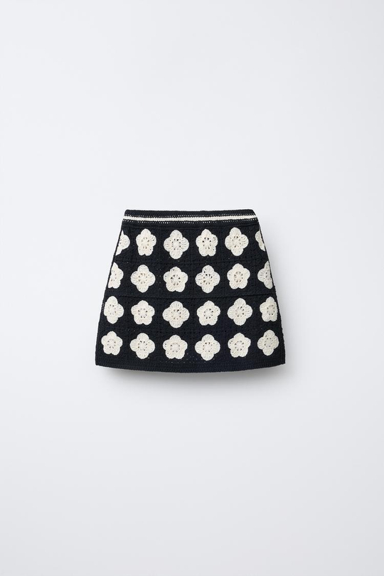 ZARA ТРИКОТАЖНАЯ ЮБКА С ЦВЕТОЧНЫМ ПРИНТОМ, ЧЕРНЫЙ
