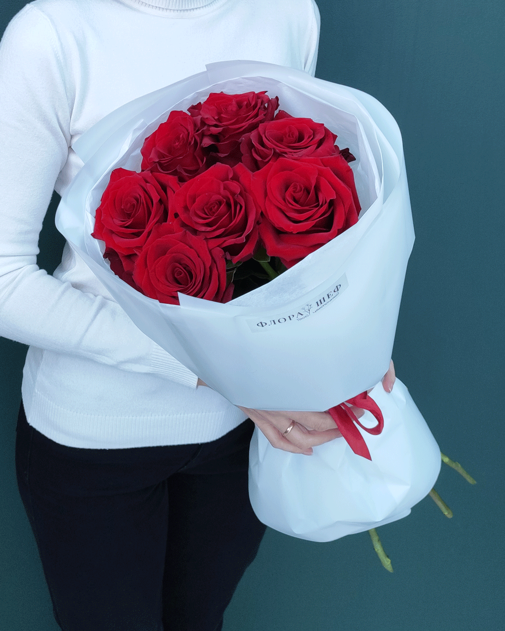 Роза красная Эксплорер,7 штук(00081)