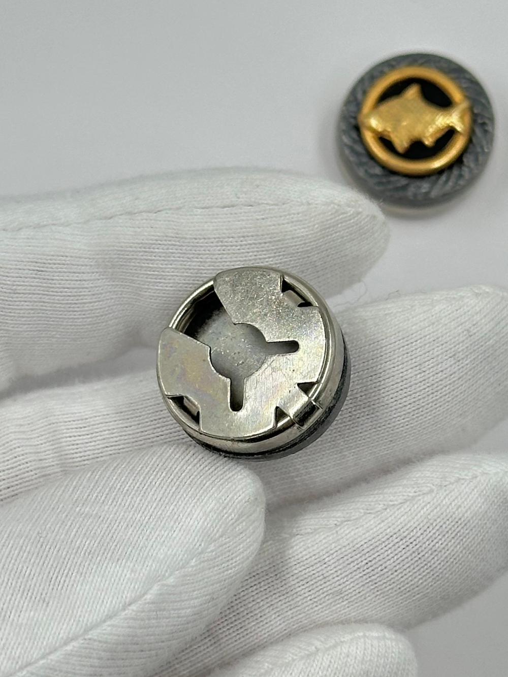 Накладка на пуговицу с рыбой