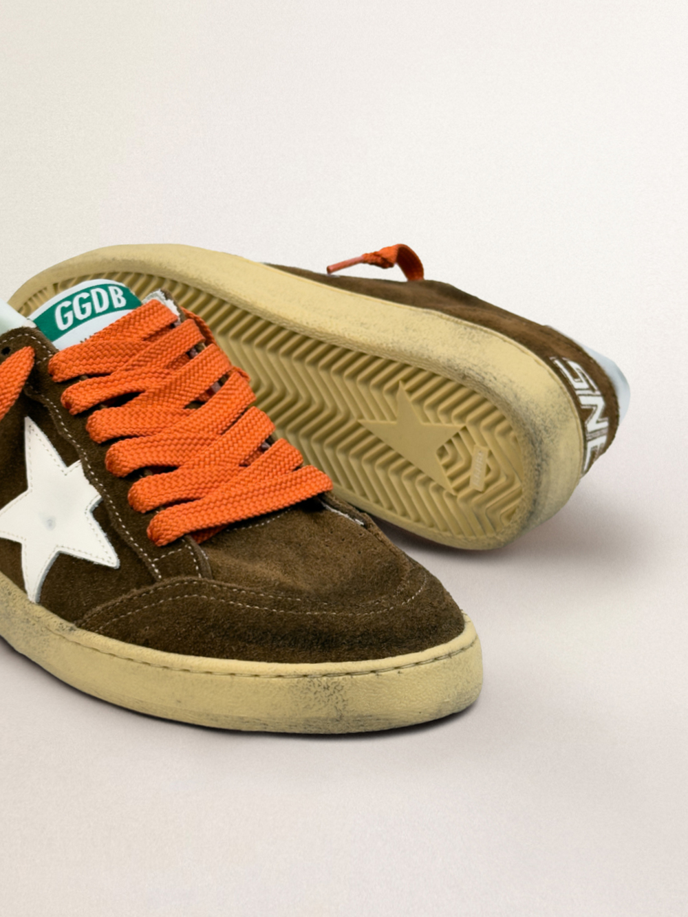 Ball Star in brown suede with whit leather star