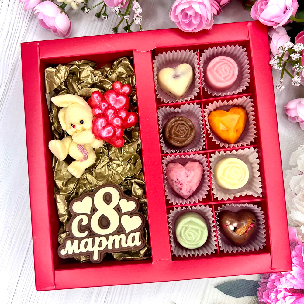 Шоколадный подарок "С 8 марта. Зайчик с шариками": шоколадка-надпись, фигурка и 8 конфеты ручной работы