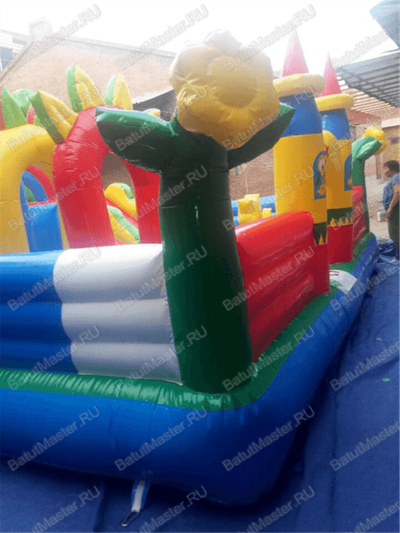 Коммерческий надувной батут "Радужный город" 10*6*3 м