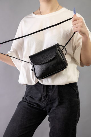 Маленькая кожаная сумка