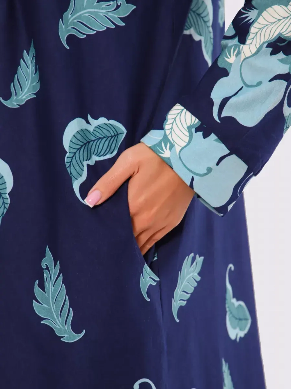 Платье закрытое