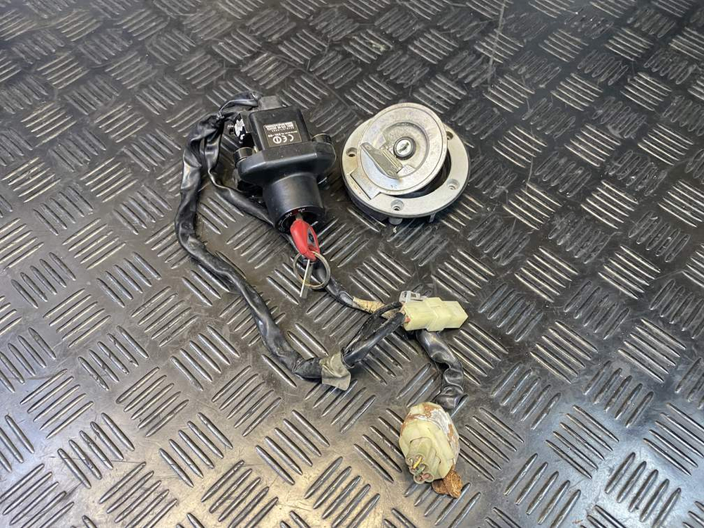 Замок зажигания Yamaha FJR1300A RP13A 2010 (с крышкой бака)