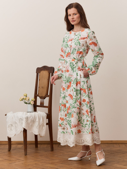 Платье с кружевной оборкой