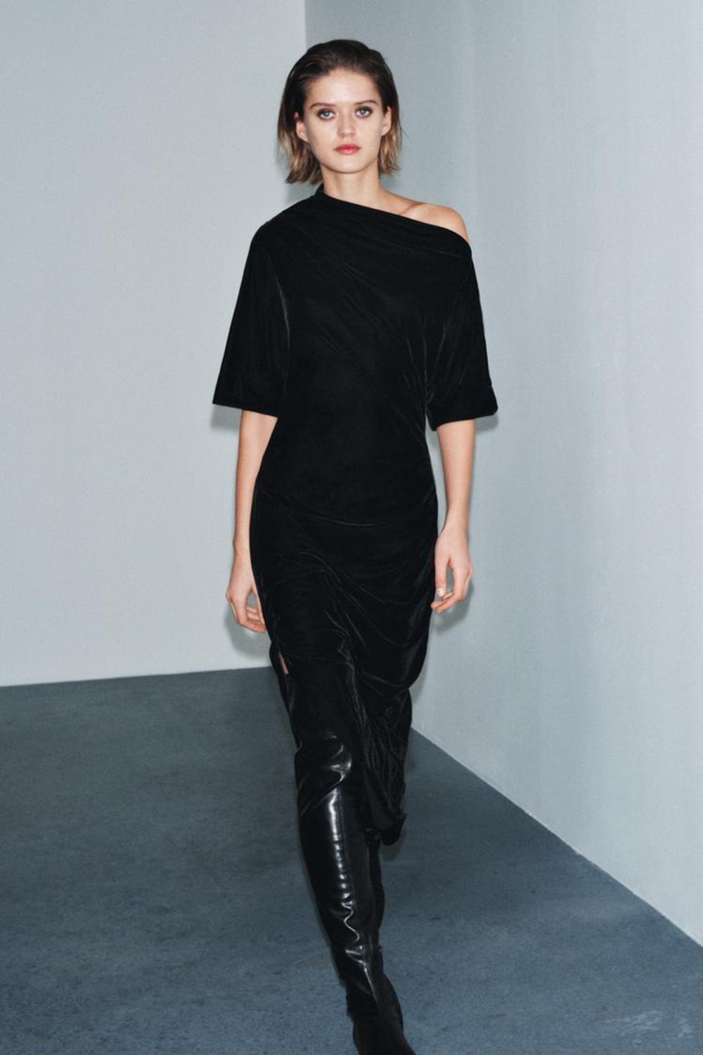 ZARA БАРХАТНОЕ ПЛАТЬЕ — ZW COLLECTION, ЧЕРНЫЙ