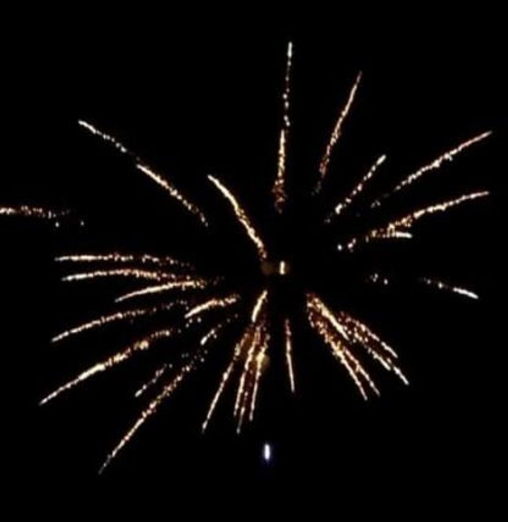 Батарея салютов «WELL FIREWORKS»   0,8"/120 залпов