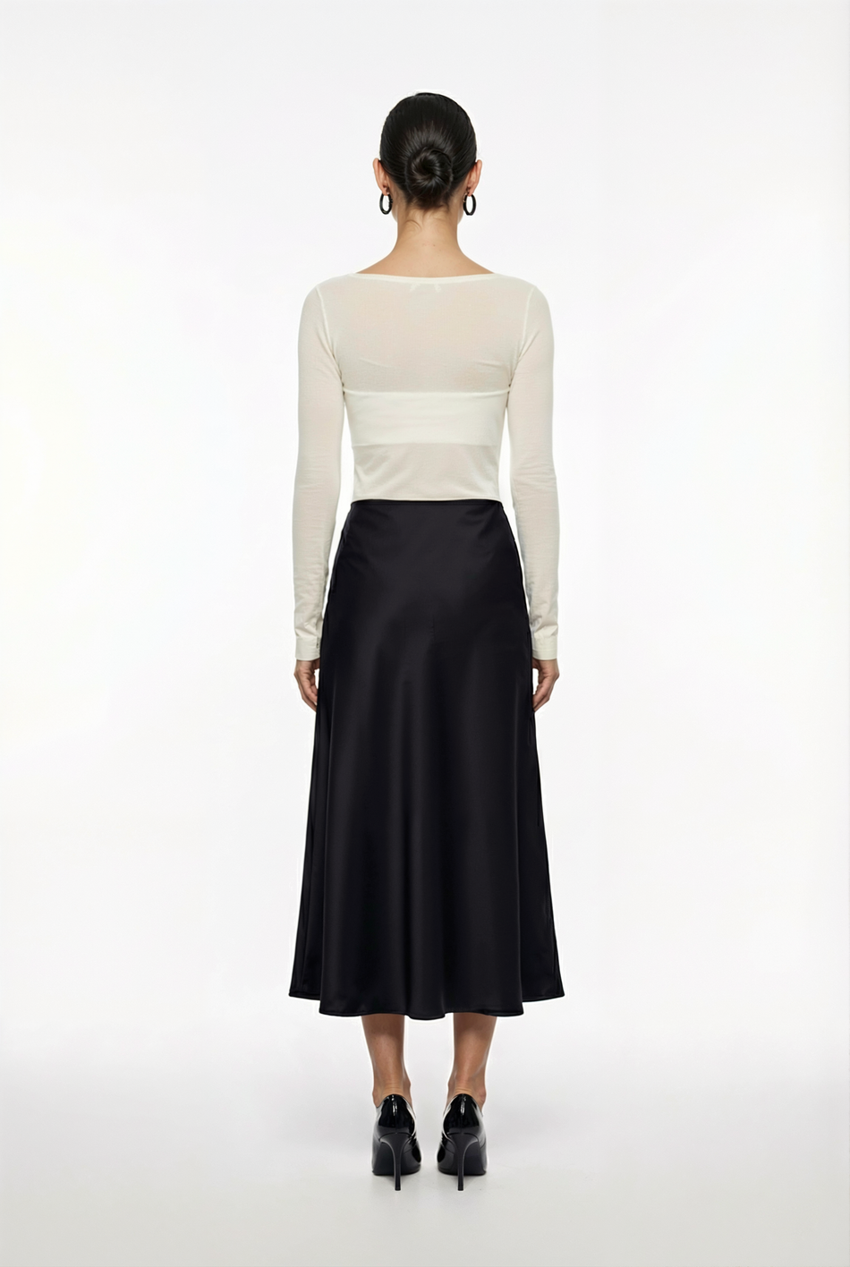 Юбка миди из атласа