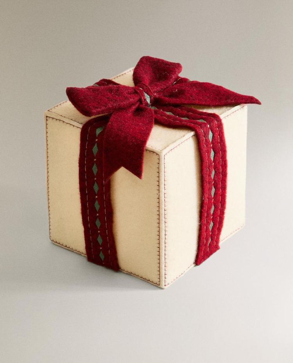 ZARA HOME БОЛЬШОЙ СВЕТЯЩИЙСЯ РОЖДЕСТВЕНСКИЙ ПОДАРОК, ЖЕЛТОВАТО-БЕЛЫЙ