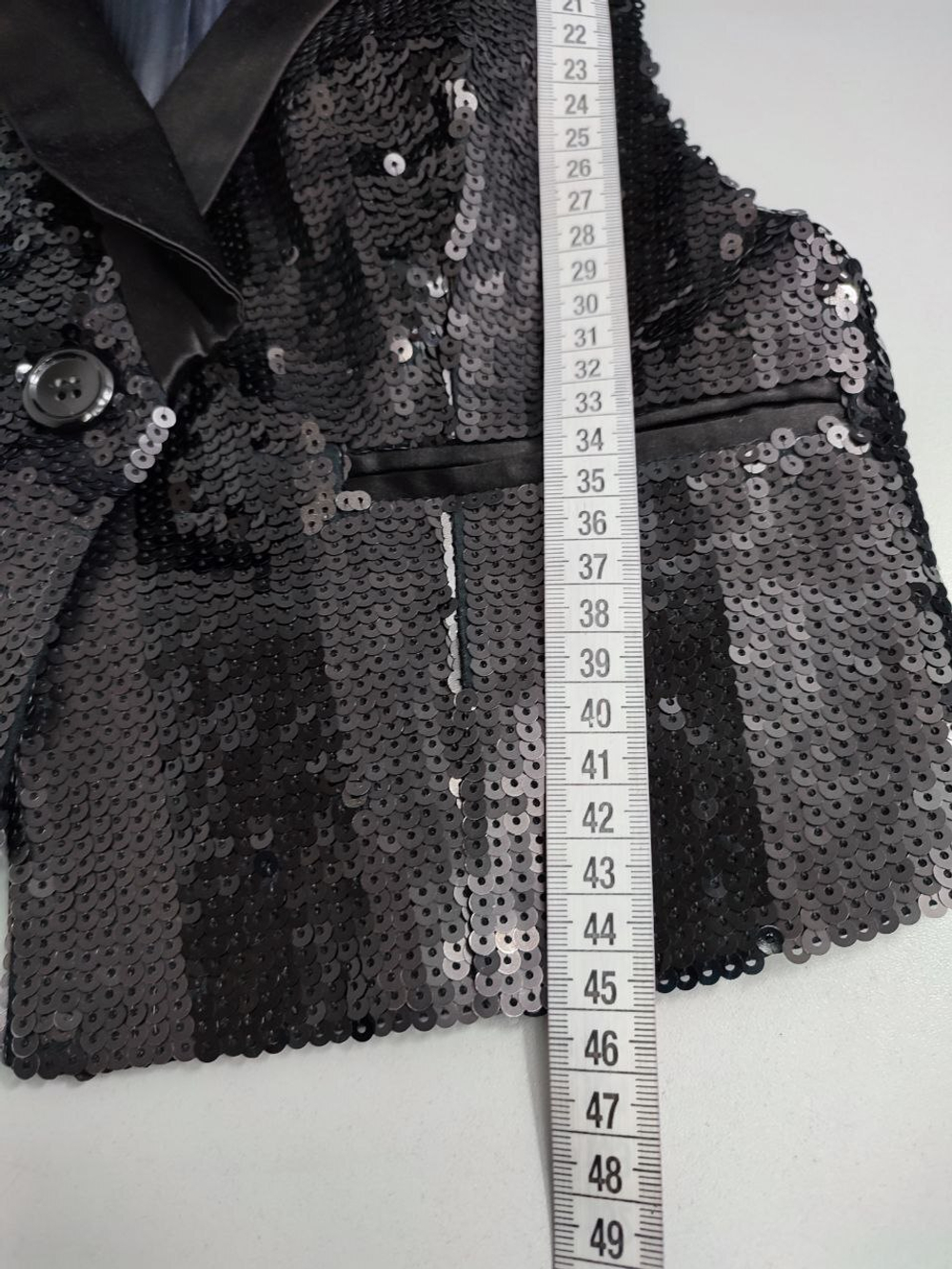 Жилет Amisu с пайетками 38 размер