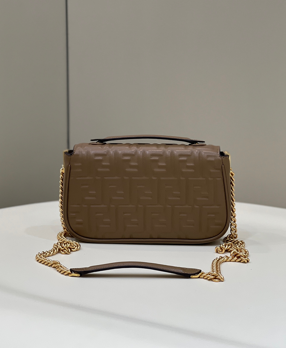 Fendi Baguette Chain Bag 24 cm