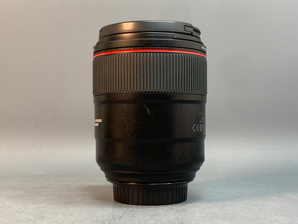 Canon EF 85mm 1.4L IS USM