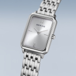 Женские наручные часы Bering 17423-700