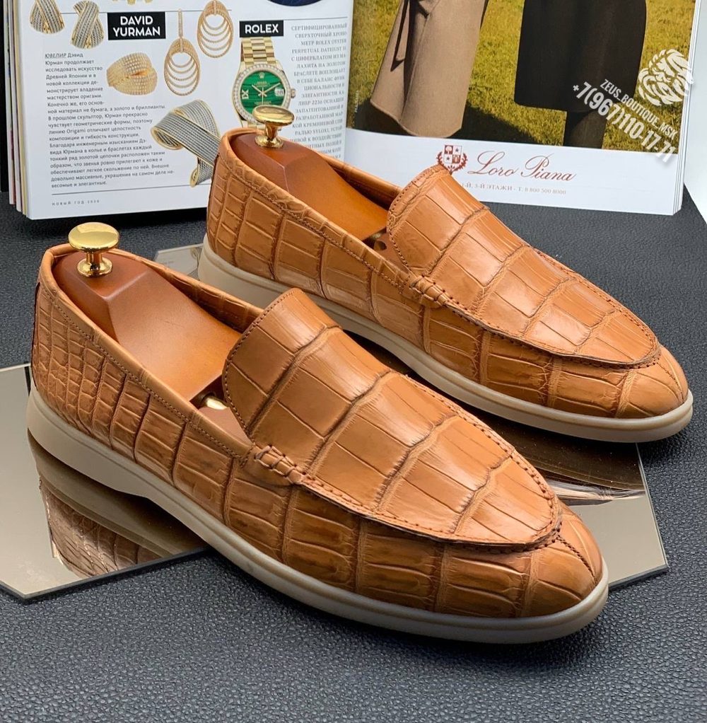 Лоферы Loro Piana из кожи крокодила