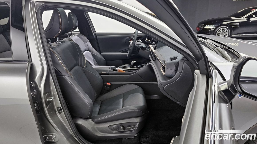 Toyota Crown Crossover 2.5 4WD Hybrid (11.2023)