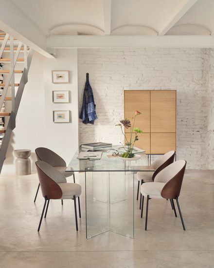 Стул Eamy светло-коричневый из шпона ясеня с отделкой венге La Forma Испания