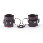 Черные однослойные кожаные наручники с контрастной строчкой (Цвет: черный)