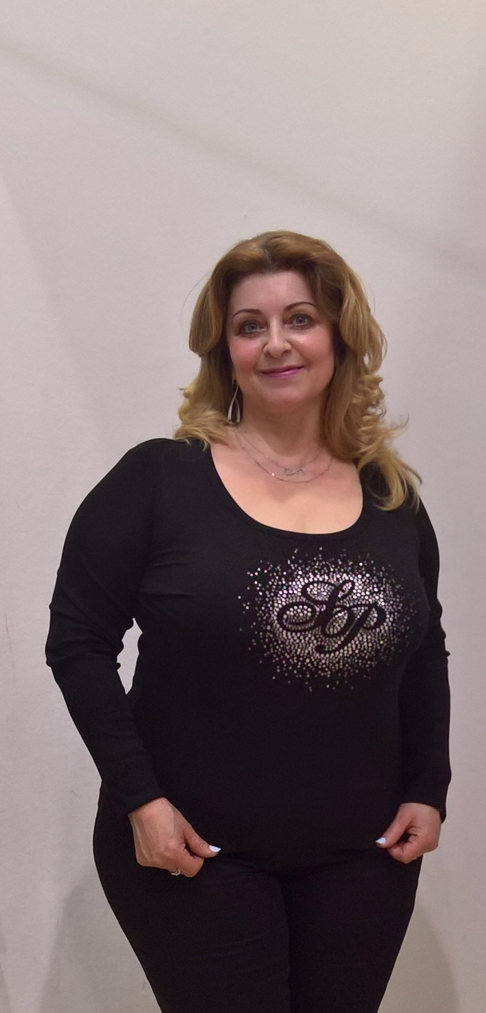 Шелковый блузон с длинным рукавом и стразовым рисунком