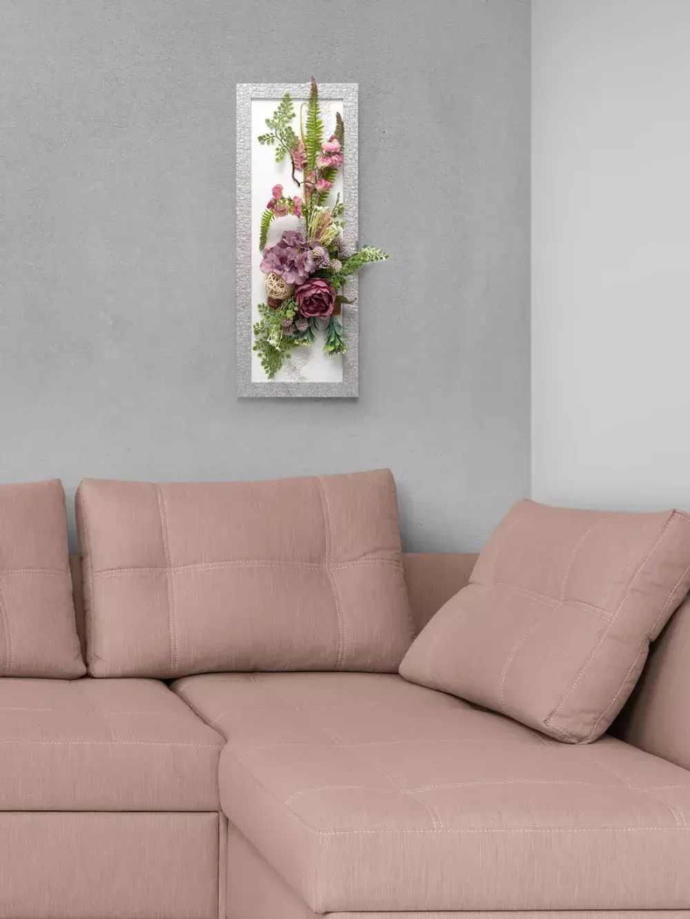 Настенная композиция с цветами в раме 67*32 см
