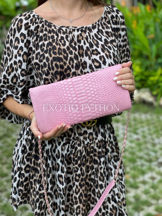 Розовый клатч из кожи питона BG-482