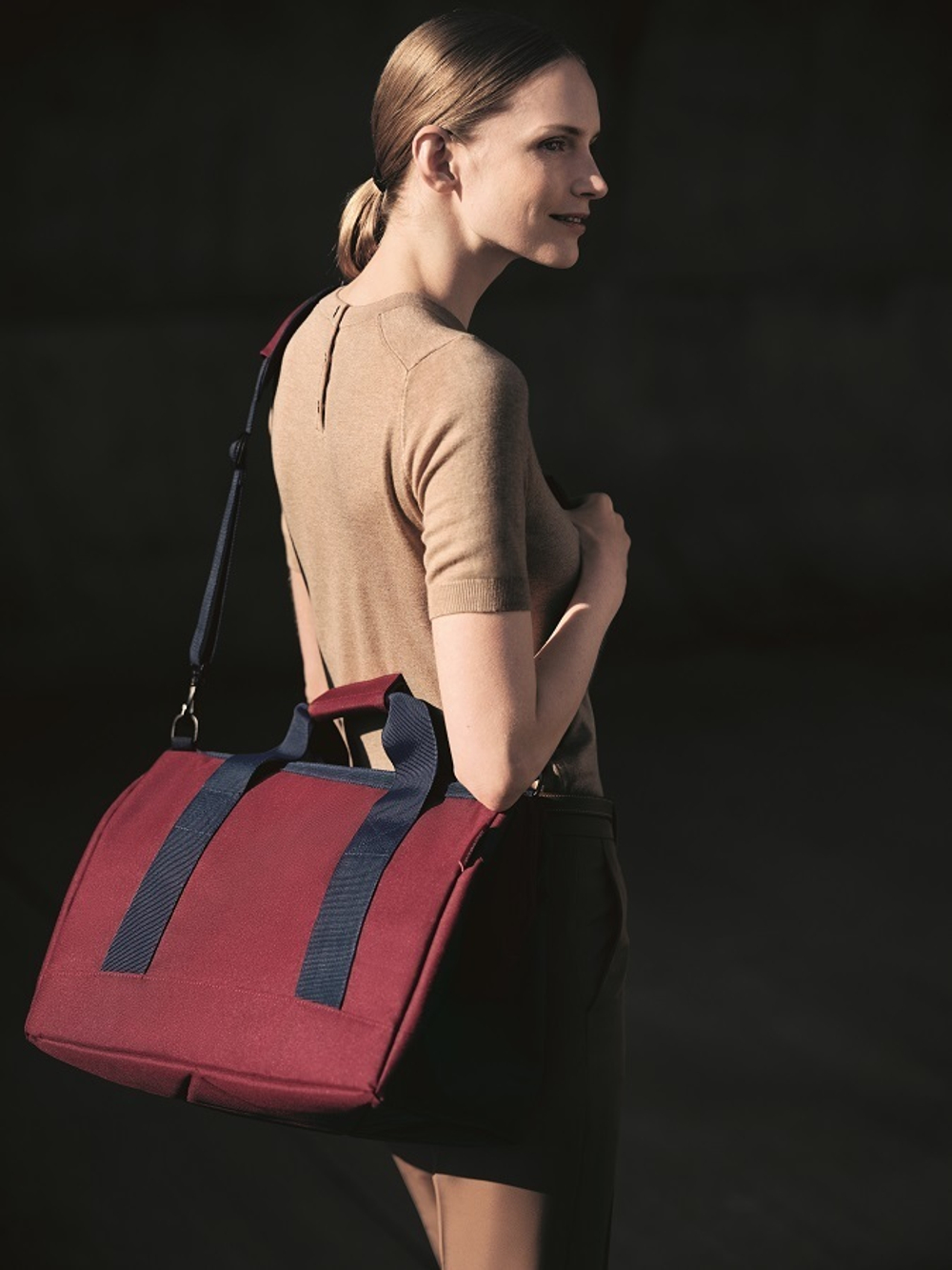 Сумка allrounder m dark ruby