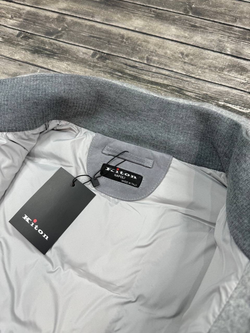 Пуховый жилет Kiton