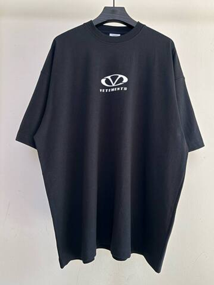 Футболка Vetements